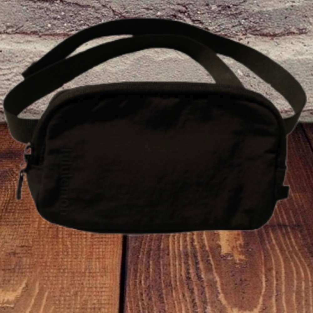 New Lululemon Black Mini Belt Bag